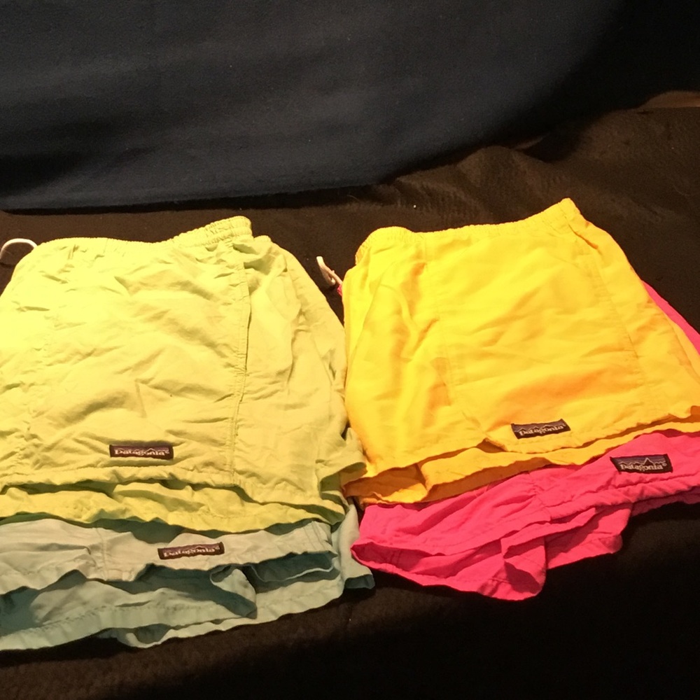 Vintage Patagonia “Baggies” Men’s Shorts
4 pack, medium
